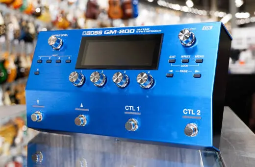 BOSS - GM-800 Guitar Synthesizer